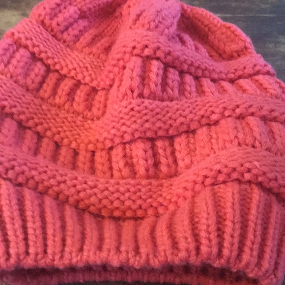 2 knitted cotton hats ( one cream/peachy pink) price is for both - Picture 14 of 16